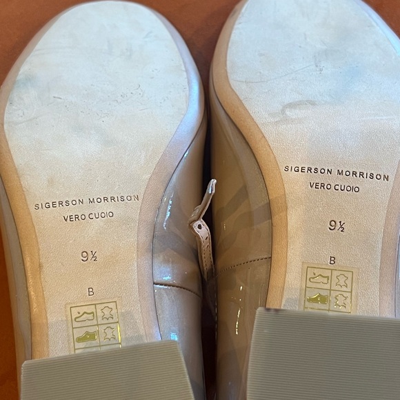 Really cute pearl gelly heels 9.5 scuffs on inside of right shoe ballet flats - Picture 6 of 6